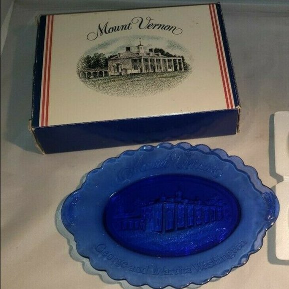 Vintage Avon Mount Vernon Cobalt Blue Plate and Soaps - Picture 2 of 9